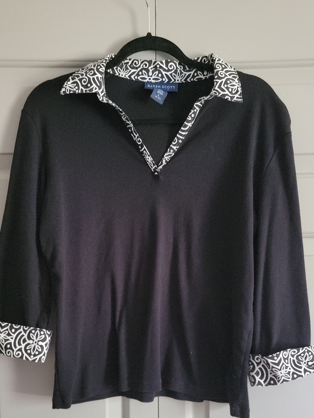 Karen Scott Black Top with White Patterned Collar and Cuffs Size L